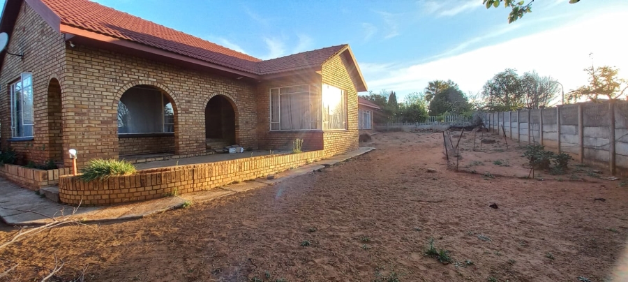 4 Bedroom Property for Sale in Elandia North West